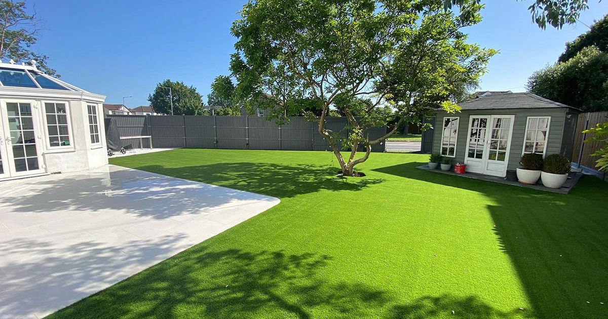 Artificial Grass vs. Natural Grass: Which is Better for Your Property?