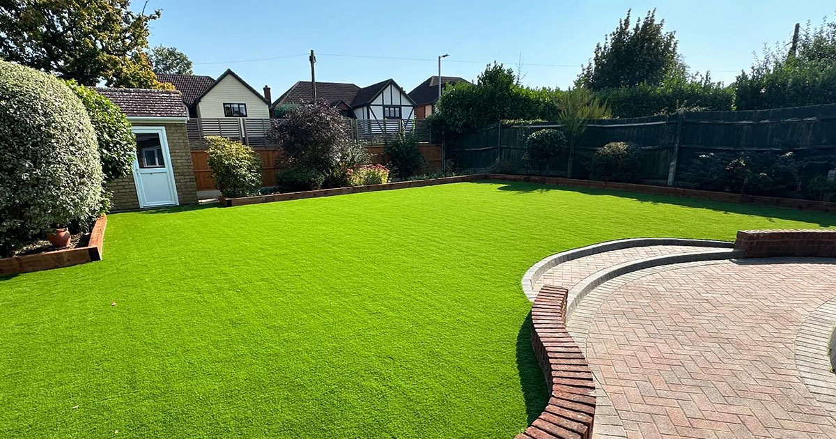 7 Reasons Why Artificial Grass is Perfect for Autumn/Winter